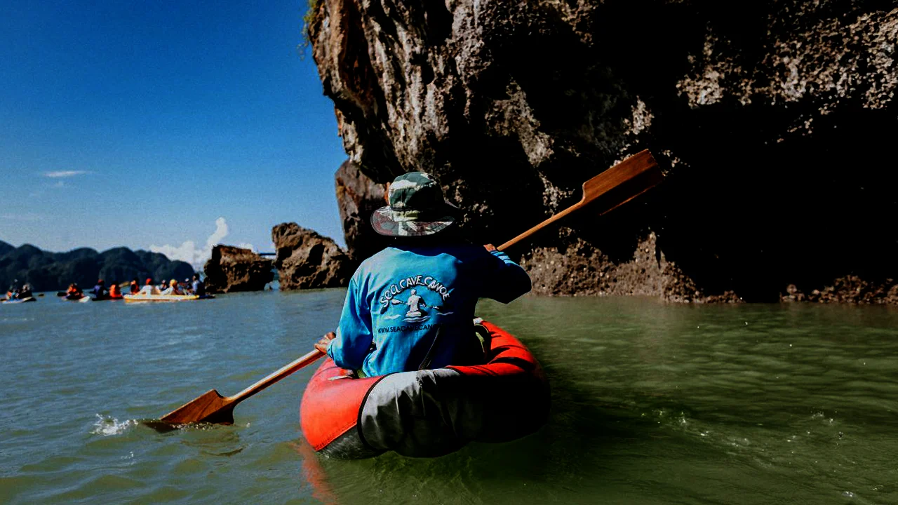 Sunset kayaking in Phang Nga Bay